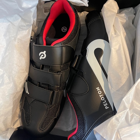 Peloton Men's Black Cycling Shoes - Picture 1 of 3